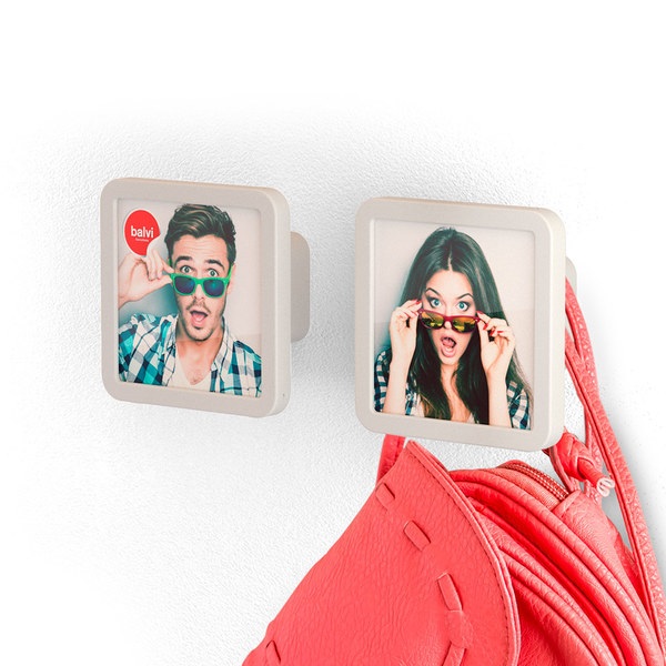 Balvi Balvi - Klick colgador de pared. Set de dos colgadores. Personalizables con una foto. Fabricados en p