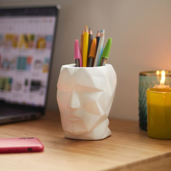 Balvi Balvi Portalápices The Head Color Blanco Forma De Cabeza Silueta Geométrica Cemento