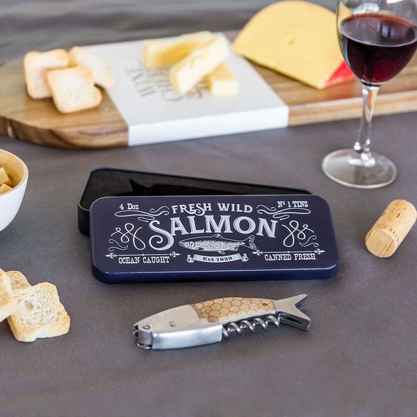 Balvi Balvi Sacacorchos Wild Salmon Abrebotellas Y Herramienta Multifunción Con Caja Metálica Acero/madera