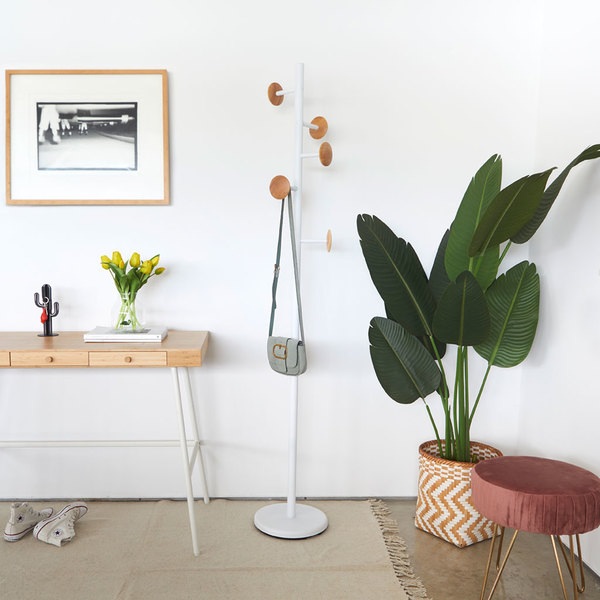Balvi Balvi - Shiitake Wood Perchero De Pie Con 5 Ganchos. Color: Blanco Y Madera. Altura: 174cm. Para Colg