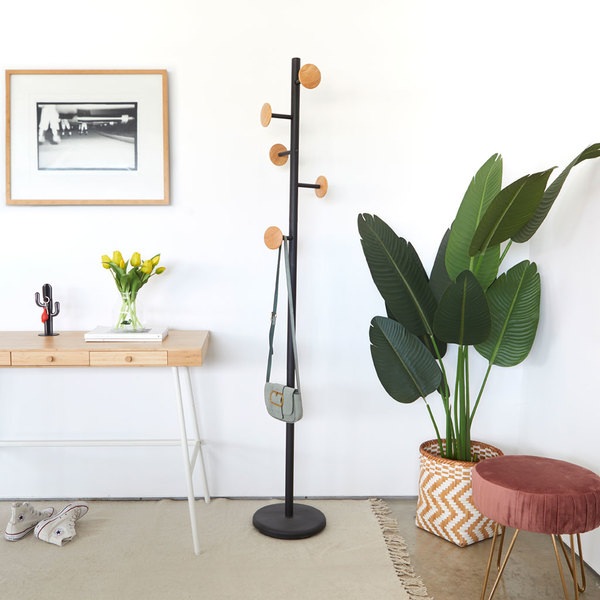 Balvi Balvi - Shiitake Wood Perchero De Pie Con 5 Ganchos. Color: Negro Y Madera. Altura: 174cm. Para Colga