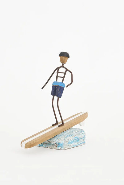 Batela Figura de Surfero en Longboard: Decoración de Madera y Metal
