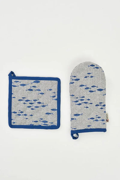 Batela Guante y Agarradera de Cocina con Banco de Peces en Algodón Azul