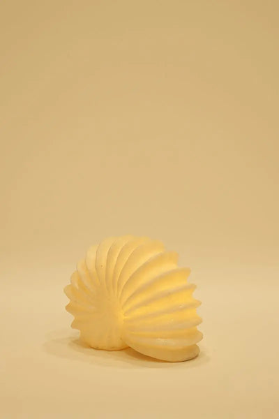 Batela Lámpara de resina con forma de concha - Batela