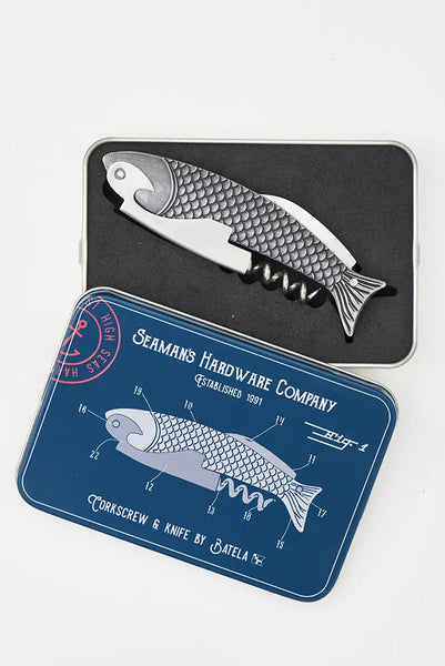 Batela Navaja y Sacacorchos en Forma de Pez: Versatilidad en Caja de Metal
