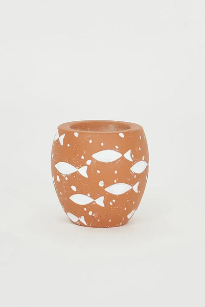 Batela Portavelas de cemento con peces: Estilo oceánico en tu decoración