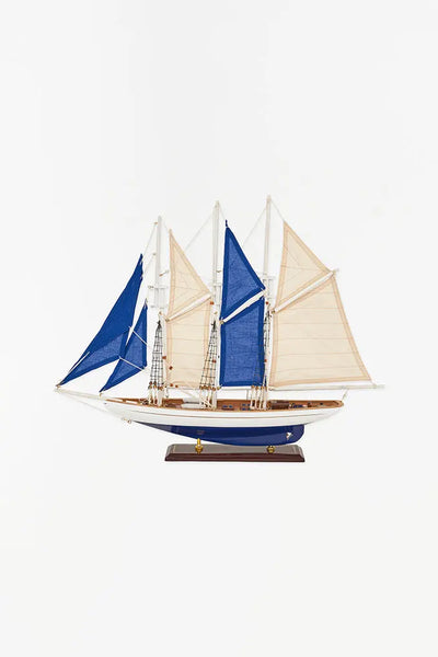 Batela Velero 3 Mástiles: Elegancia y Tradición Náutica en Tu Hogar