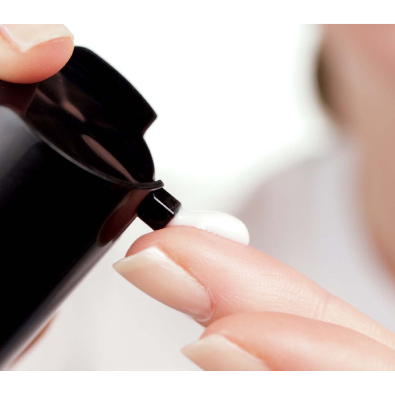 Bella Aurora bio10 forte Tratamiento despigmentante intensivo para piel mixta-grasa