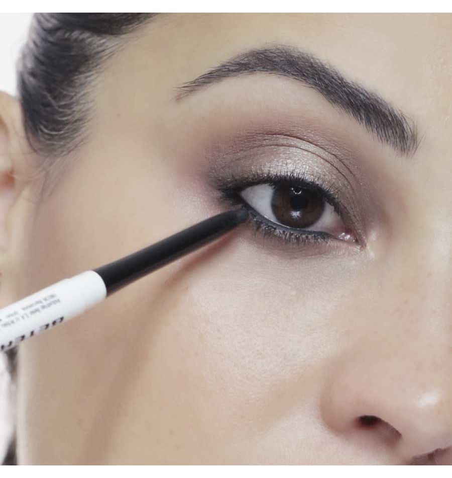 Beter Eyeliner Con Difuminador. Efecto Terciopelo