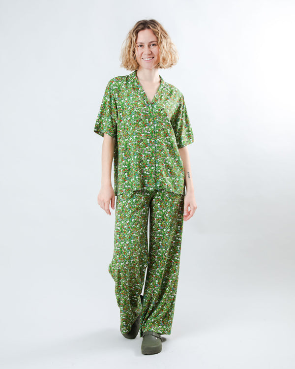 Brava Fabrics Blusa Aloha Peanuts Flower Garden Verde