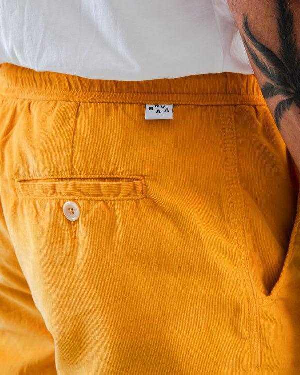 Brava Fabrics Pantalón Corto Micro Pana Amarillo