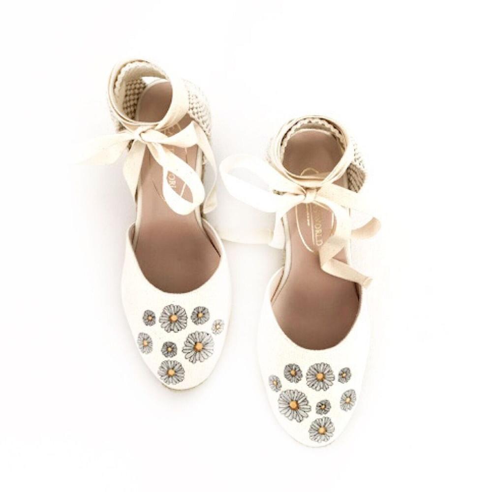 Calita Shoes ​CAMPESINAS BEIGE P4ACO DAISIES​ HEIGHT 9 CMS