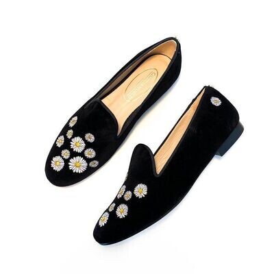 Calita Shoes ​LOAFERS BLACK VELVET DAISIES. (MINI DAISY LEFT HEEL)
