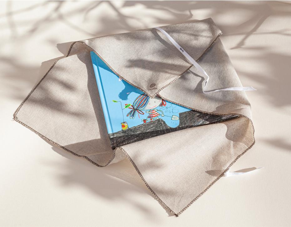 Carelia Libro Ilustrado "Un Árbol"