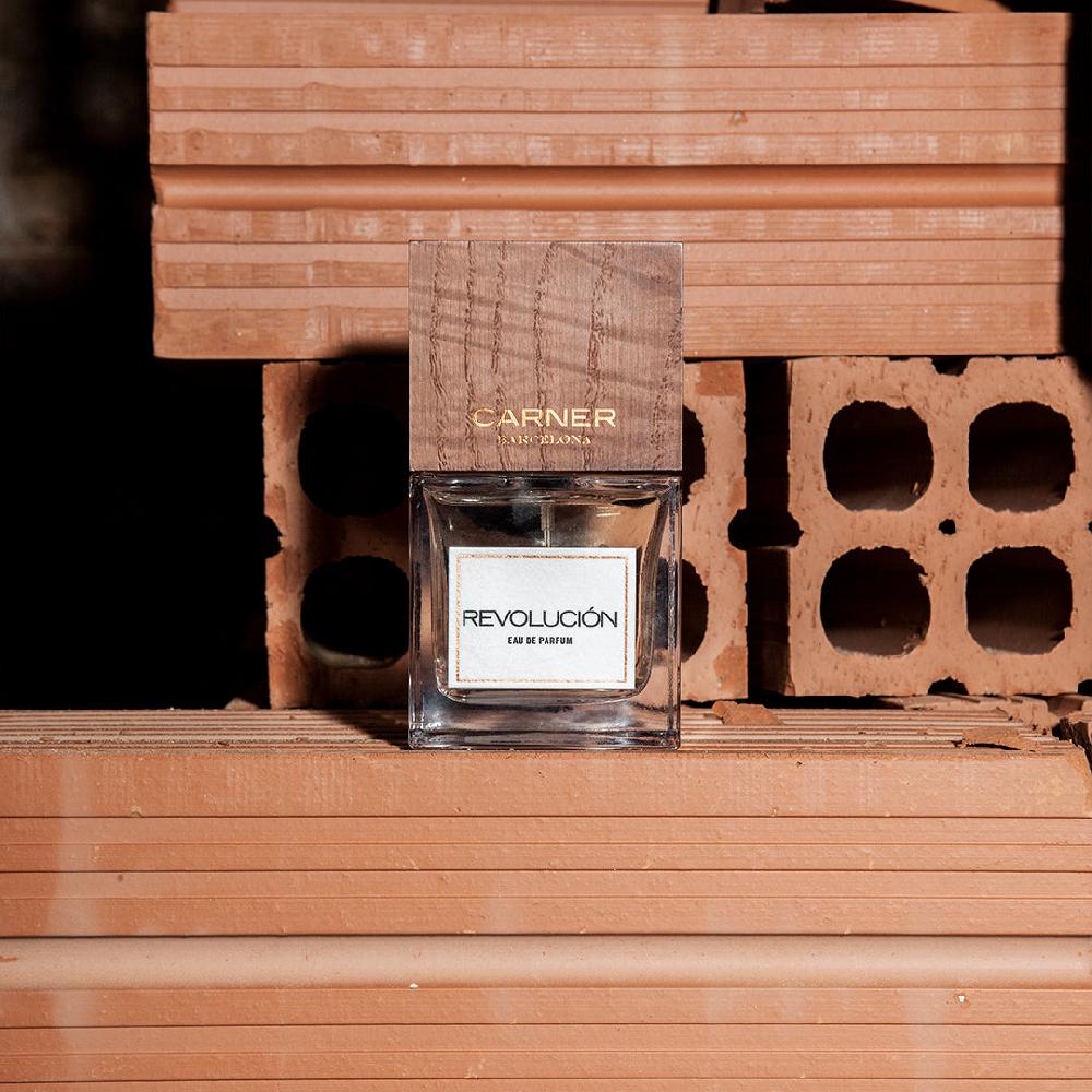 Carner Barcelona Revolución - Perfume Unisex Amaderado