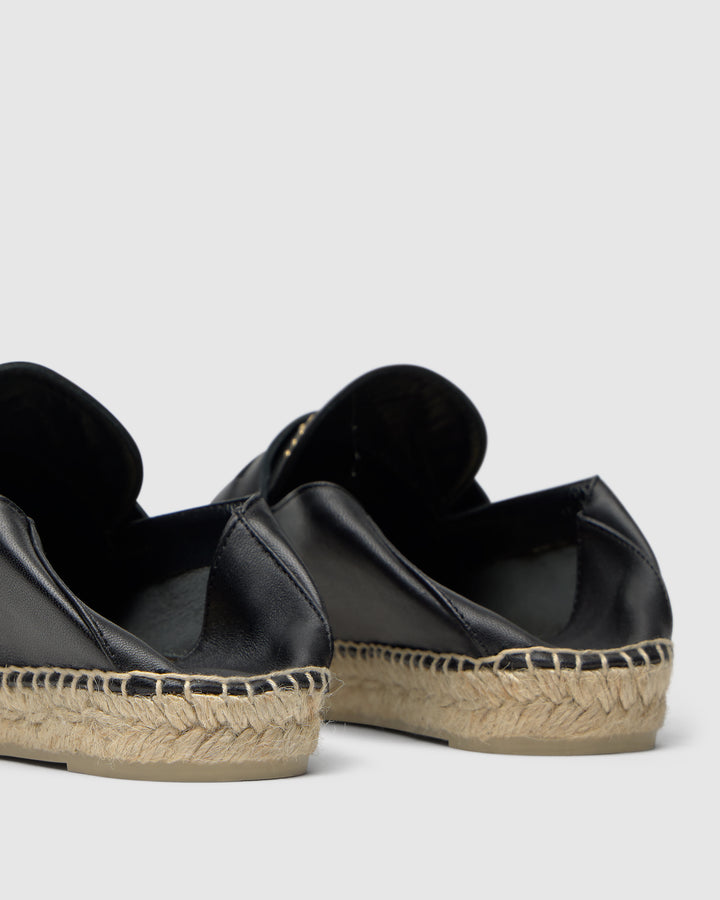 Castañer CASTAÑER | Alpargata Plana Cerrada Napa NEGRO KEULE STUDS/250 – Castañer