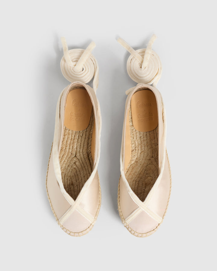 Castañer CASTAÑER | Diseñada Por 'Casilda Se Casa' Para Castañer. Alpargatas Sancha Tipo Bailarina En Raso Y Cierre Con Lazada