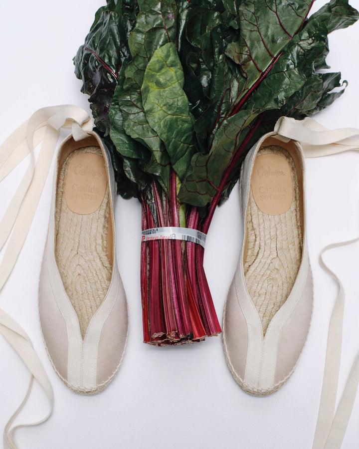 Castañer CASTAÑER | Diseñada Por 'Casilda Se Casa' Para Castañer. Alpargatas Planas Kanu Confeccionada En España En Satén