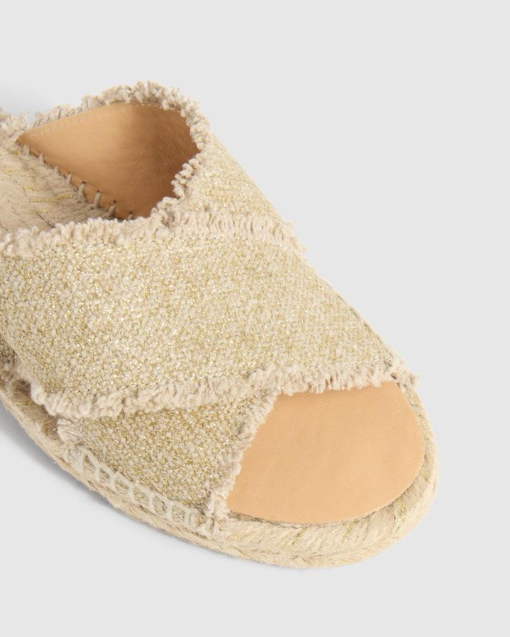 Castañer CASTAÑER SANDALIAS PLANAS PALMERA ORO CLARO MUJER – Castañer