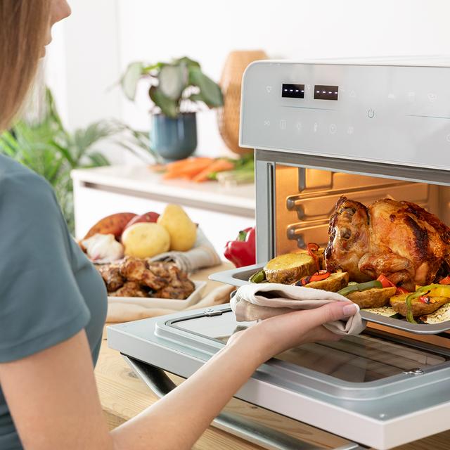Cecotec Bake&Fry 3000 Touch White. Horno Freidora De Aire Caliente Con 1800 W Capacidad 30 L Convección Pantalla Táctil 18 Funciones Preestablecidas Temporizador Blanco Horno Freidora De 30 Litros De Capacidad Y 1800 W De Pote
