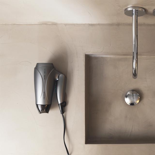 Cecotec Bamba IoniCare 5400 Power&Go Black. Secador De Pelo De Viaje Básico Con Motor Profesional 2400W Potente Caudal De Aire 2 Velocidades Y 2 Temperaturas (Negro) Secador De Pelo De Viaje