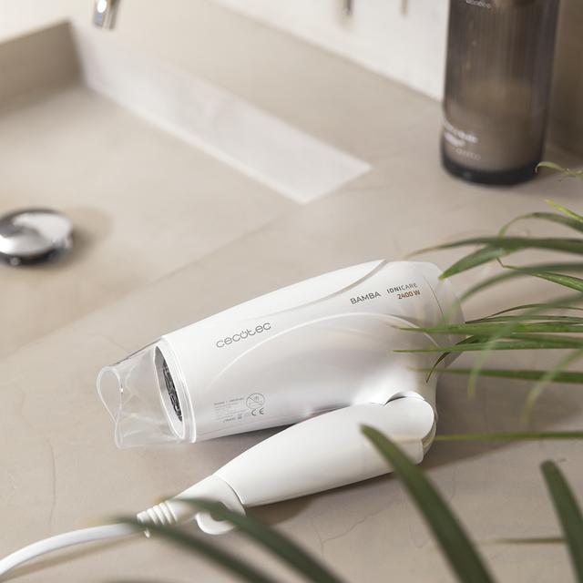 Cecotec Bamba IoniCare 5400 Power&Go. Secador De Pelo De Viaje Básico Con Motor Profesional 2400W Potente Caudal De Aire 2 Velocidades Y 2 Temperaturas (Blanco) Secador De Pelo De Viaje