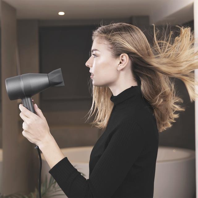Cecotec Bamba IoniCare 5500 PowerStyle M Secador De Pelo Ionico De Diseño Con Motor AC De Gran Caudal De Aire Con Iones Reales Sistema Perfect Colour Con Difusor Y Accesorios Profesionales (Gris) Secador Iónico De Pelo Con Dif