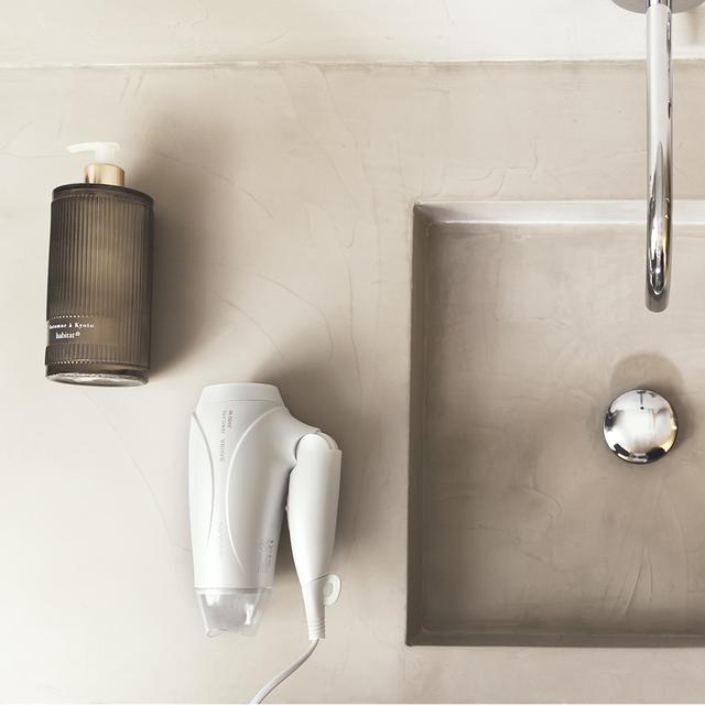 Cecotec Bamba IoniCare TravelWhite. Secador De Pelo De Viaje Básico Con Motor Profesional 2400W Potente Caudal De Aire 2 Velocidades Y 2 Temperaturas (Blanco) Secador De Pelo De Viaje