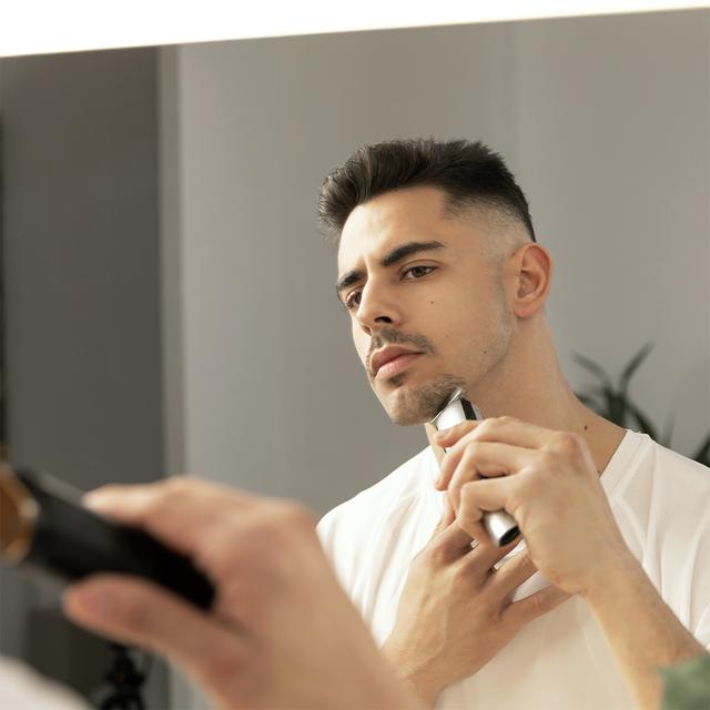 Cecotec Bamba PrecisionCare Cecotec Afeitadora Multifunción 5 En 1 Waterproof Con Batería De Litio Y Cuchillas De Revestimiento De Titanio. Barbero