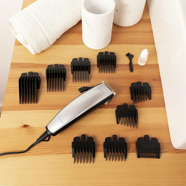 Cecotec Bamba PrecisionCare Power Blade Titanium. Cortapelos Con Cuchillas De Acero Inoxidable Con Recubrimiento De Titanio Palanca De Ajuste Regulable Con Cable 9 Peines Máquina Recortadora De Barba  