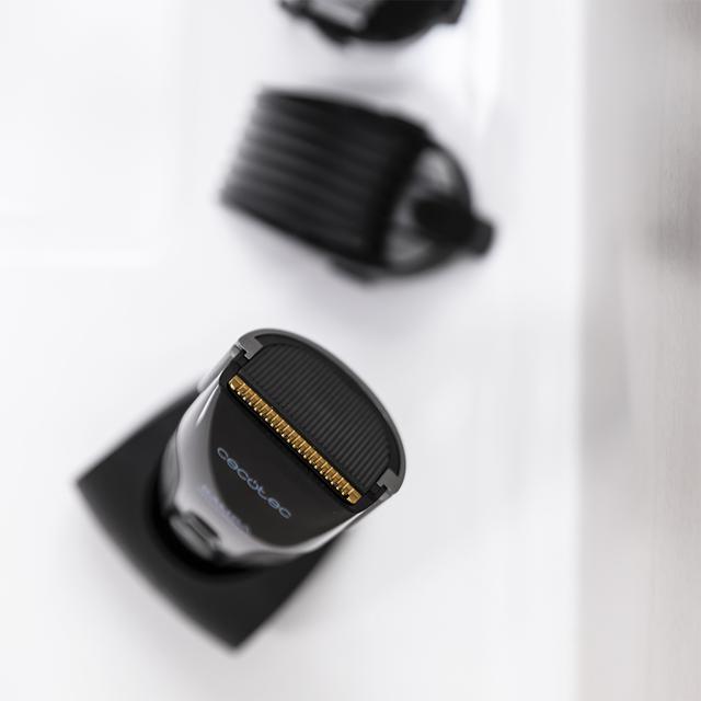 Cecotec Bamba PrecisionCare Titanium. Cortapelos Con Cuchilla De Acero Inoxidable Con Revestimiento De Titanio Batería De Litio Autonomía Hasta 120 Minutos Uso Con Y Sin Cable 3 Peines Máquina De Cortar Pelo Inalámbrica