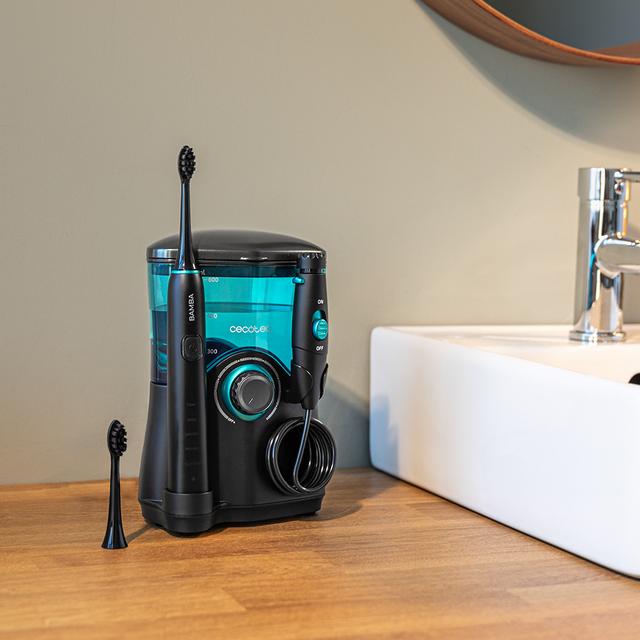 Cecotec Bamba ToothCare Jet Clean Centro De Estación Dental: Irrigador Con 600 Ml De Capacidad 10 Niveles De Presión 7 Cabezales Y Cepillo De Dientes Eléctrico Con 5 Modos. Irrigador Dental + Cepillo De Dientes Eléctrico