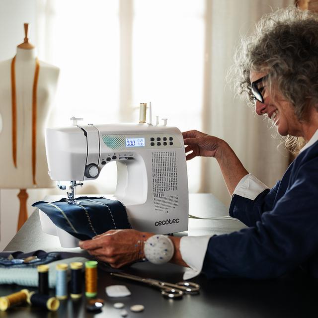 Cecotec BelleCouture 21500 Máquina De Coser Con 215 Puntadas Para Un Nivel Experto Y Kit De Accesorios Máquina De Coser