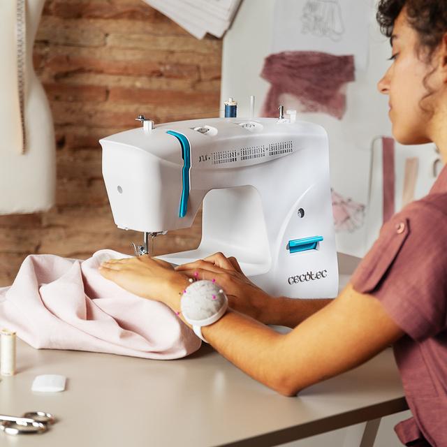 Cecotec BelleCouture 6600 Máquina De Coser Con 66 Puntadas Para Un Nivel Intermedio Y Kit De Accesorios Máquina De Coser Nivel Intermedio
