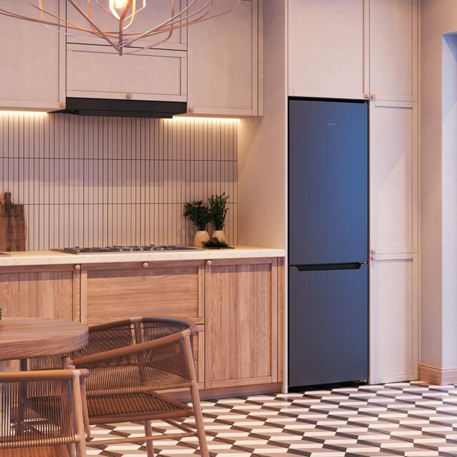 Cecotec Bolero CoolMarket 322 Dark E Frigorífico Combi Dark Con 322 Litros De Capacidad 185 Cm De Alto 60 Cm De Ancho Y Clase E. Con Sistema Multi Air Flow Total No Frost Y 2 Cajones Para Los Productos Frescos. Frigorífico Com