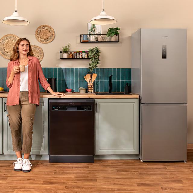 Cecotec Bolero CoolMarket Combi 290 Inox Frigorífico Combi Inox De 185cm Alto Y 59 5cm De Ancho Con 290 Litros De Capacidad Total Nofrost Clase E Y 1 Cajón Para Los Productos Frescos Fast Cooling Y Y Fast Freezing Modo Smart Y