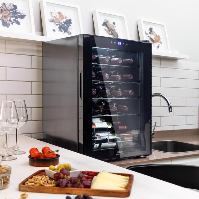 Cecotec Bolero GrandSommelier 2050 Black Compressor Vinoteca En Negro De 20 Botellas De Capacidad Con Sistema Compresor De Enfriamiento Temperatura Regulable Entre 5-18ºC Y Panel De Control Táctil. Vinoteca