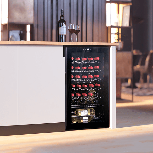 Cecotec Bolero GrandSommelier 34030 Black Compressor Vinoteca De 34 Botellas De Capacidad Con Sistema Compresor De Enfriamiento Que Garantiza Un Alto Rendimiento. Temperatura Regulable Y Luz LED Interior. Vinoteca