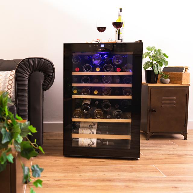 Cecotec Bolero GrandSommelier 4850 Black Compressor Vinoteca De 48 Botellas De Capacidad Con Sistema Compresor De Enfriamiento Que Garantiza Un Alto Rendimiento. Temperatura Regulable Y Luz LED Interior. Vinoteca
