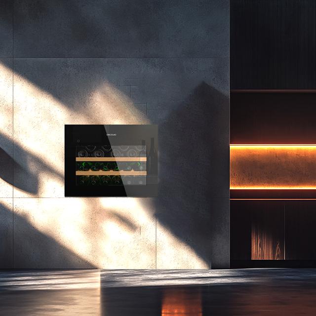 Cecotec Bolero GrandSommelier BI 28000 Touch Black Compressor Vinoteca Completamente Integrable Con Cristal Negro Apertura Táctil Mediante Sensor Zona Temperatura 5ºC A 20ºC Capacidad 28 Botellas Dimensiones 45x60cm Iluminaci