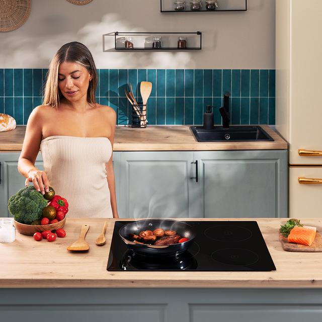 Cecotec Bolero Squad I 3200 Placa De Inducción De 3 Fuegos 9 Niveles Potencia Máx. 7200W Y Touch Slider Control. Placa De Inducción 