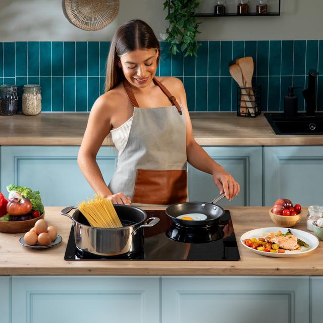 Cecotec Bolero Squad I 4200 Placa De Inducción De 4 Fuegos 9 Niveles Potencia Máx. 7200W Booster Function Y Touch Slider Control. Placa De Inducción