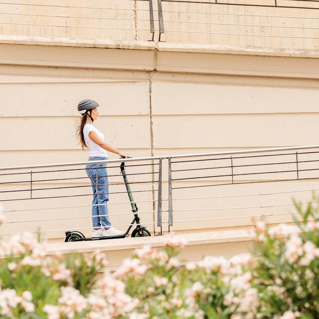 Cecotec Bongo D30 Mobile Patinete Eléctrico De 350 W Con Un Pico Máximo De 650 W Y 30 Km De Autonomía. Homologado Para Cumplir Con Los Requisitos De La Normativa Española De Circulación. Patinete Eléctrico