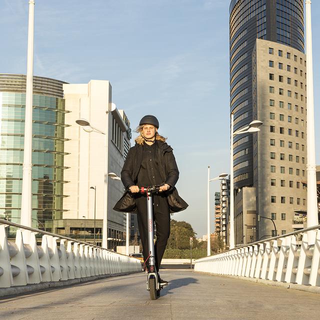 Cecotec Bongo Serie A Advance Connected. Patinete Eléctrico Con Potencia Máxima De 700 W App Para Smartphone Batería Intercambiable Autonomía Ilimitada Desde 35 Km Ruedas 8 5' Patinete Eléctrico Adulto  