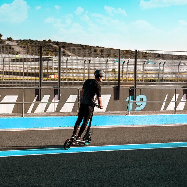 Cecotec Bongo Serie S Infinity Patinete Eléctrico Con Potencia Máxima De 750 W Y Tracción Trasera Para Darle Una Conducción Más Deportiva. Autonomía De Hasta 30 Km Y Ruedas Tubeless De 10" Y 4 Modos De Conducción (Peatón