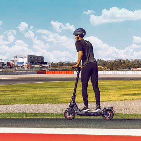 Cecotec Bongo Serie S+ Max Unlimited Patinete Eléctrico Con Potencia Máxima De 750 W Y Tracción Trasera Para Darle Una Conducción Más Deportiva. Autonomía De Hasta 40 Km Ruedas Tubeless De 10" Y 4 Modos De Conducción (Pea