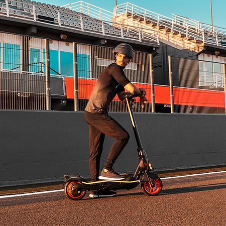 Cecotec Bongo Serie S+ Max Unlimited Patinete Eléctrico Con Potencia Máxima De 750 W Y Tracción Trasera Para Darle Una Conducción Más Deportiva. Autonomía De Hasta 40 Km Ruedas Tubeless De 10" Y 4 Modos De Conducción (Pea