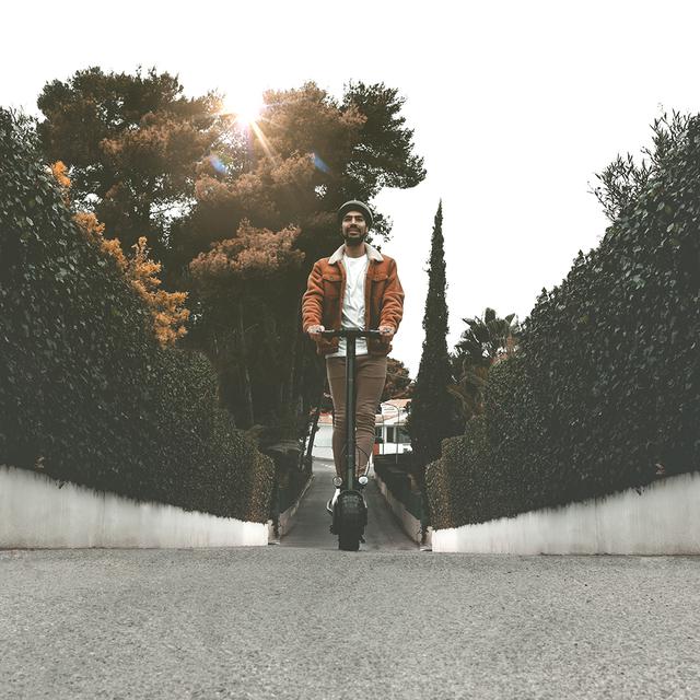 Cecotec Bongo Serie Z Off Road Dark Green. Patinete Eléctrico Sube Cuestas Gracias A Una Potencia Máxima De 1100 W. Batería Extraíble Autonomía Ilimitada De Hasta 40 Km Tracción Trasera Patinete Eléctrico