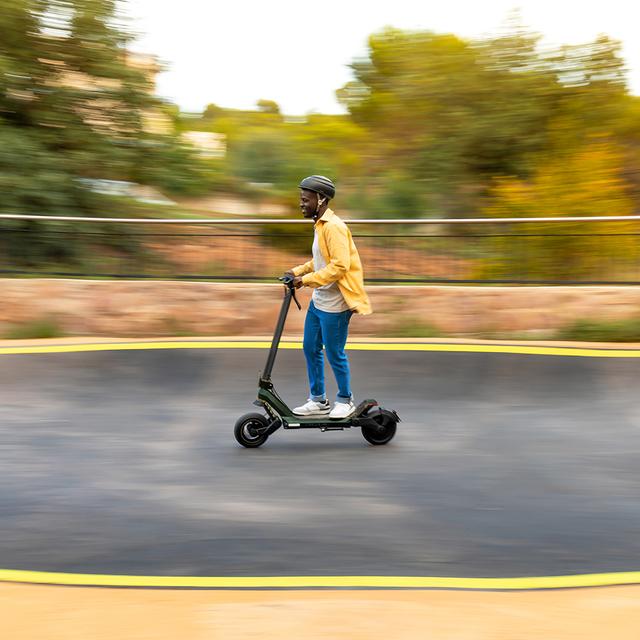 Cecotec Bongo Serie Z Power Mountain Patinete Eléctrico Con Potencia Máxima De 1300 W Y Suspensión Dinámica De Doble Brazo Con Tecnología SXƧ Para Superar Cualquier Cualquier Obstáculo. Con Autonomía De Hasta 60 Km* Y Ru