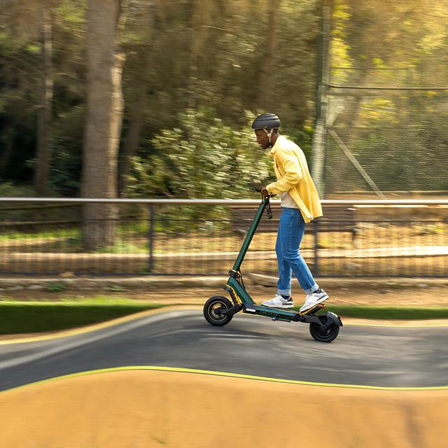 Cecotec Bongo Z Mountain Patinete Eléctrico Con Potencia Máxima De 1000 W Y Suspensión Dinámica De Doble Brazo Con Tecnología SXƧ Para Superar Cualquier Cualquier Obstáculo. Con Autonomía De Hasta 50 Km Y Ruedas Off Road
